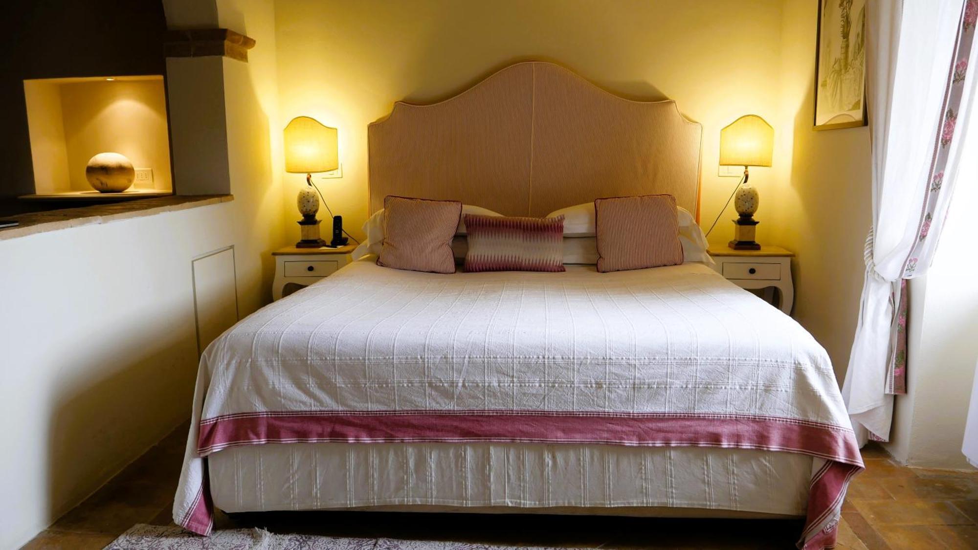 Castello Di Velona Resort, Thermal Spa & Winery Montalcino Exterior photo