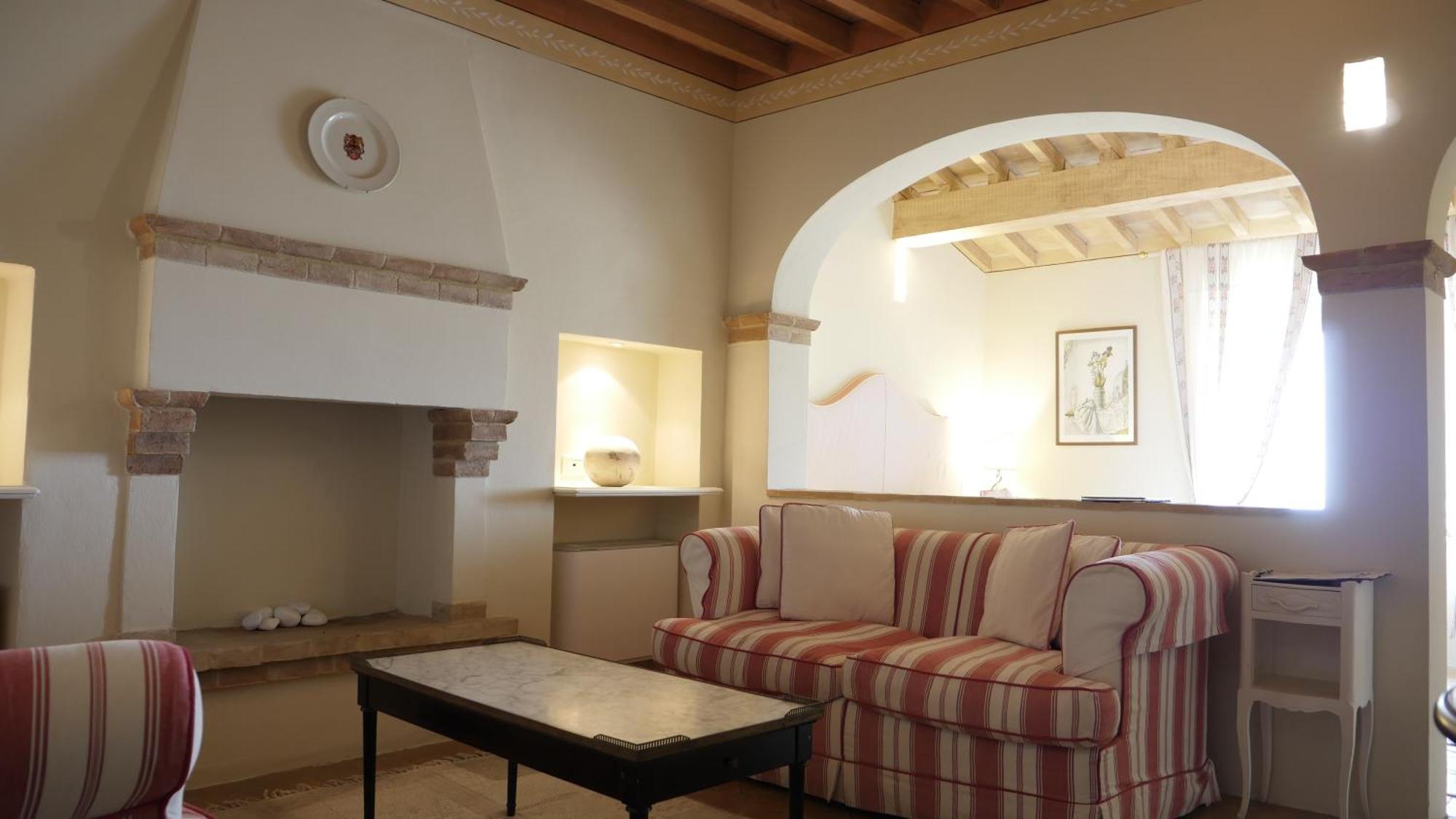 Castello Di Velona Resort, Thermal Spa & Winery Montalcino Exterior photo