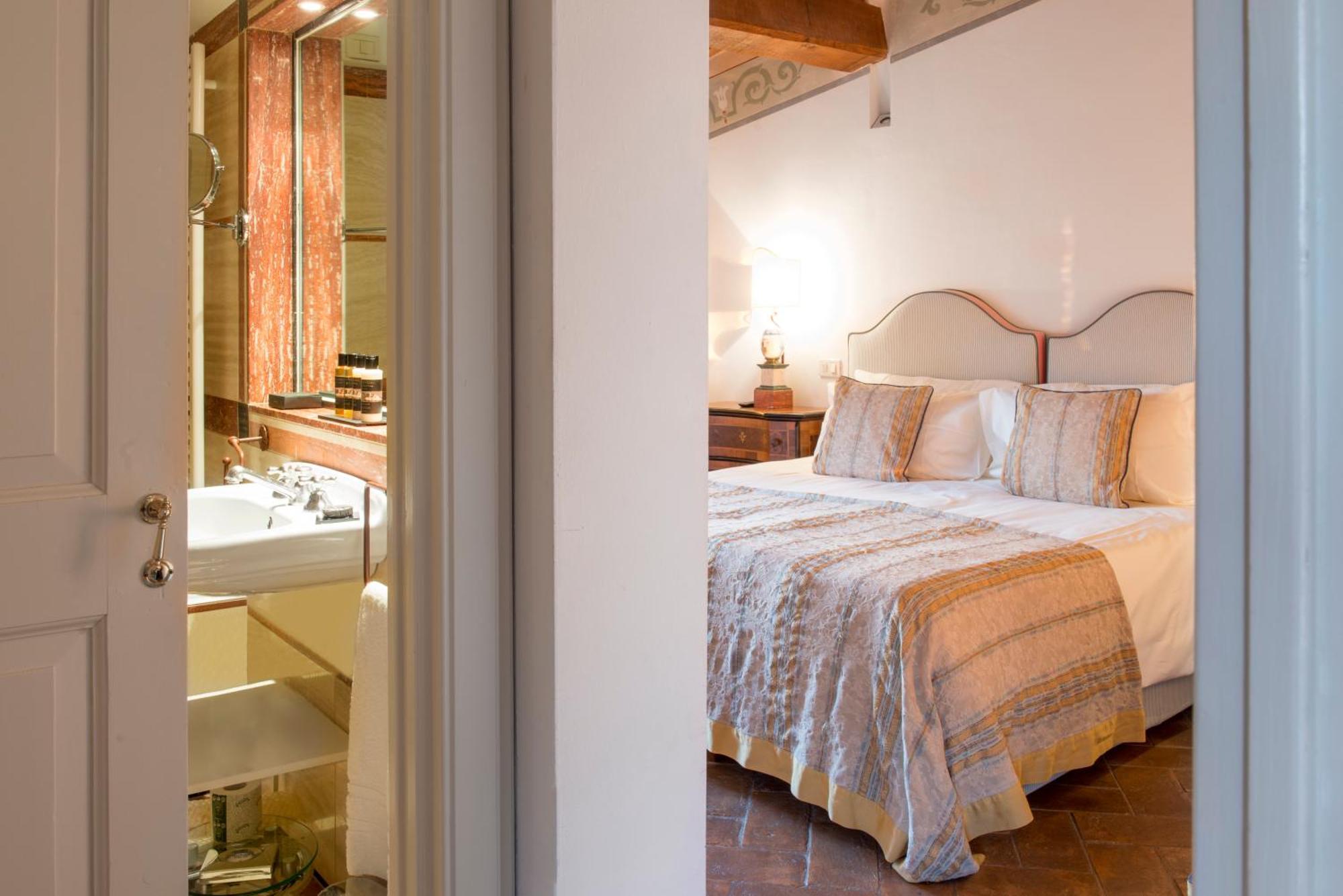 Castello Di Velona Resort, Thermal Spa & Winery Montalcino Exterior photo